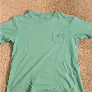 Small kids Vineyard Vines tee shirt, mild holes